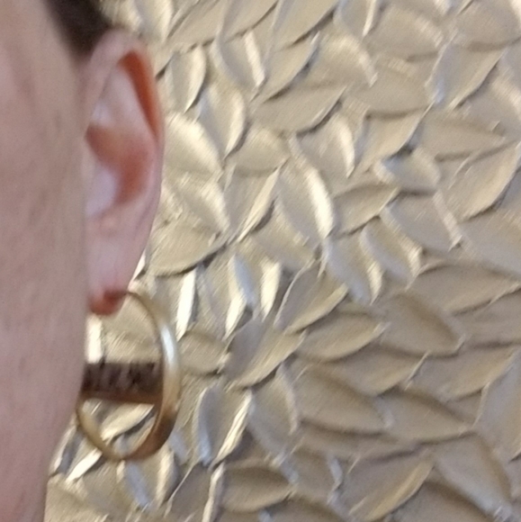 *GIFTED* Hoop earrings - Picture 4 of 5